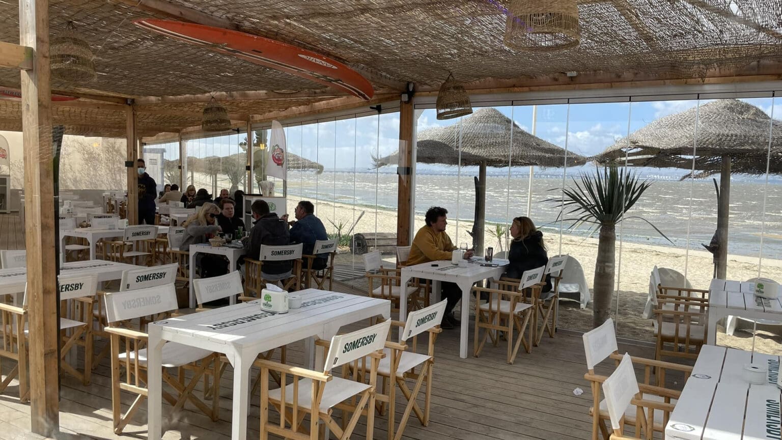 O “bar da praia” a sul do Tejo 1 O “bar da praia” a sul do Tejo