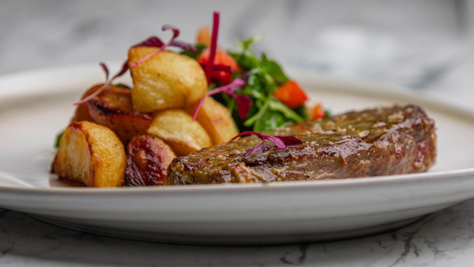É fã de carne? Aqui vão algumas sugestões de restaurantes a experimentar no Montijo. 1 É fã de carne? Aqui vão algumas sugestões de restaurantes a experimentar no Montijo.