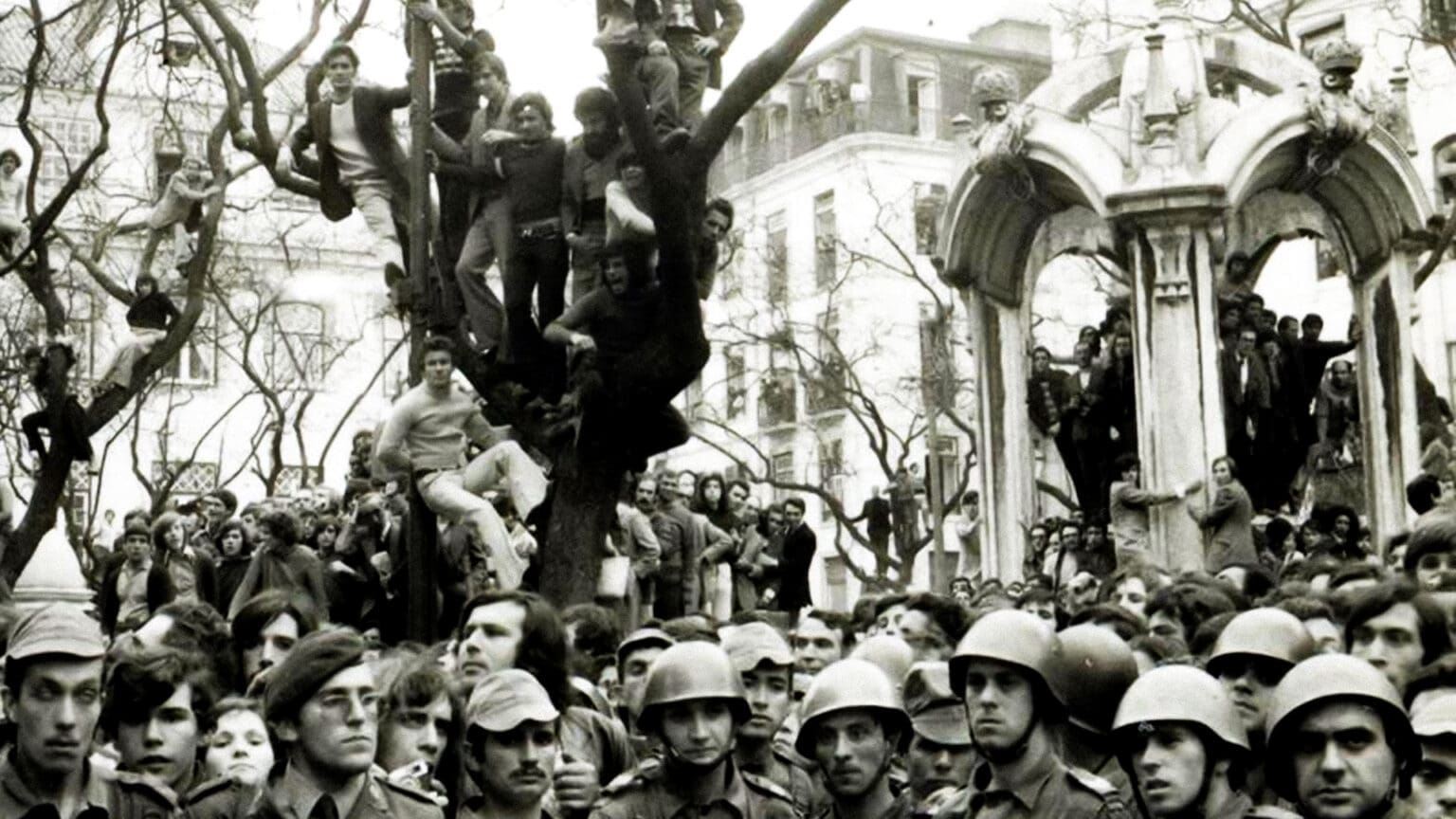 25 de Abril, Memória e Futuro. 1 25 de Abril, Memória e Futuro.