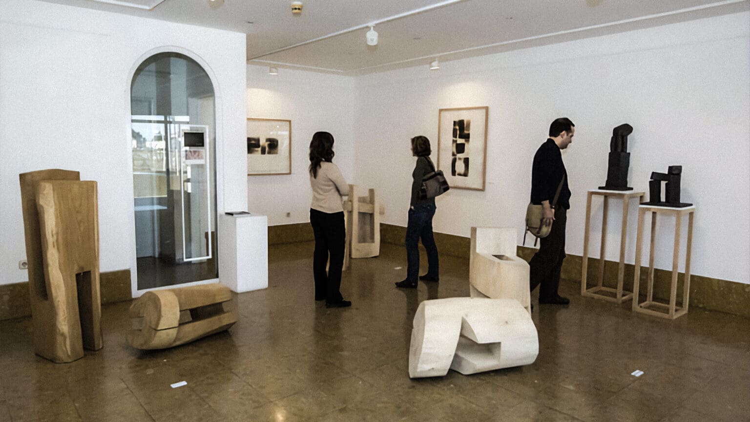 Exposição "As Árvores Olham por Nós”: Um Regresso à Infância Através da Arte 1 Exposição “As Árvores Olham por Nós”: Um Regresso à Infância Através da Arte