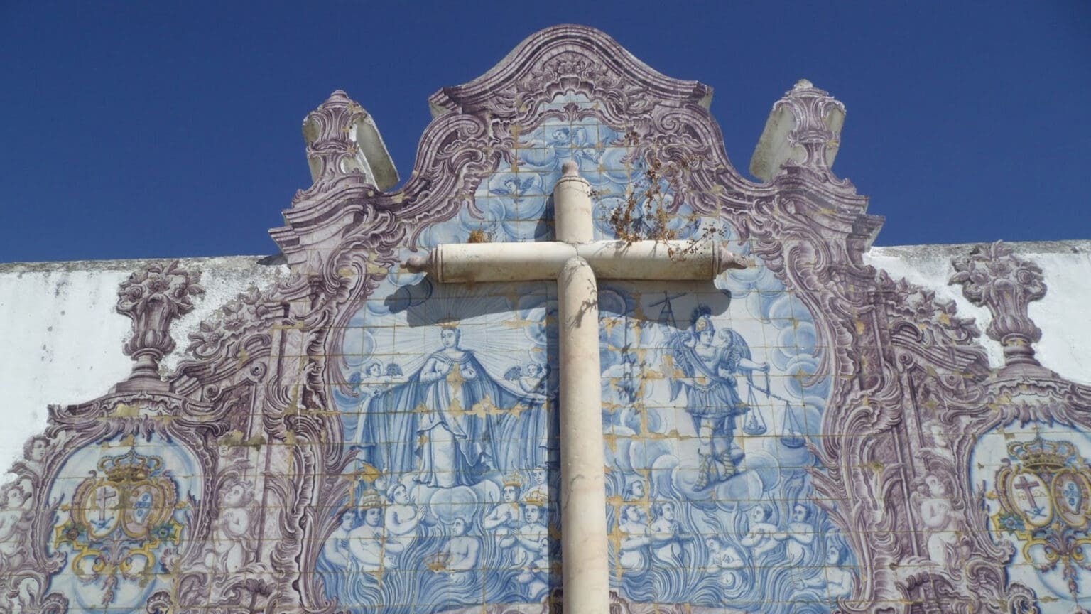 “Os Cemitérios Antigos de Setúbal”: Descubra a sua História e Simbologia