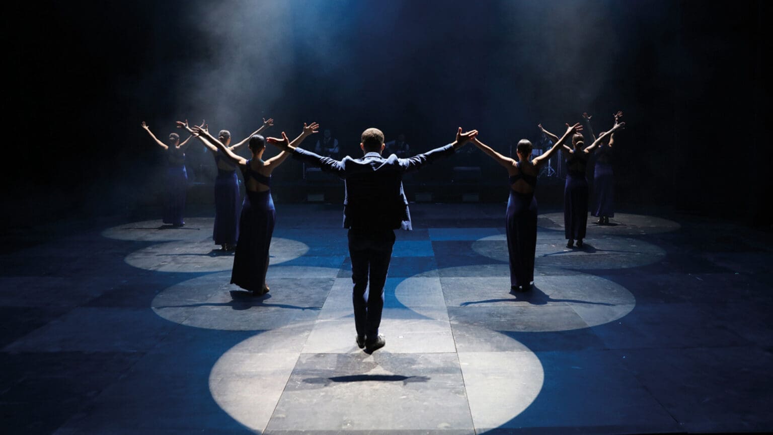 Luxúria: Uma Coreografia Fascinante de Amor e Tragédia em Almada