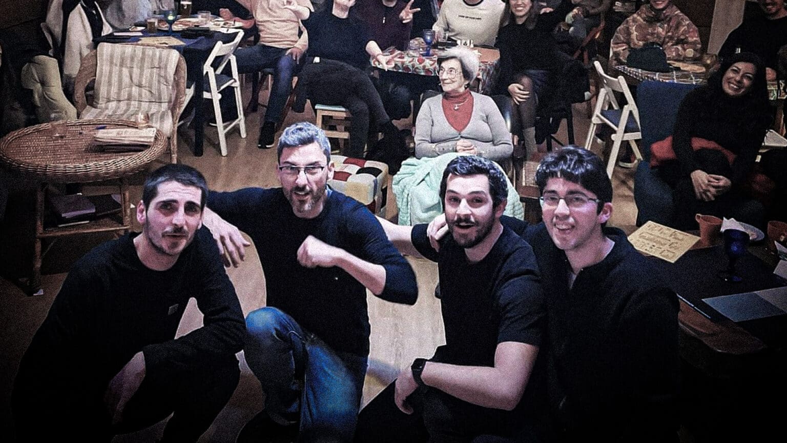 Noites de Improvisação com IMPROMIX: Uma Experiência Única de Teatro Espontâneo