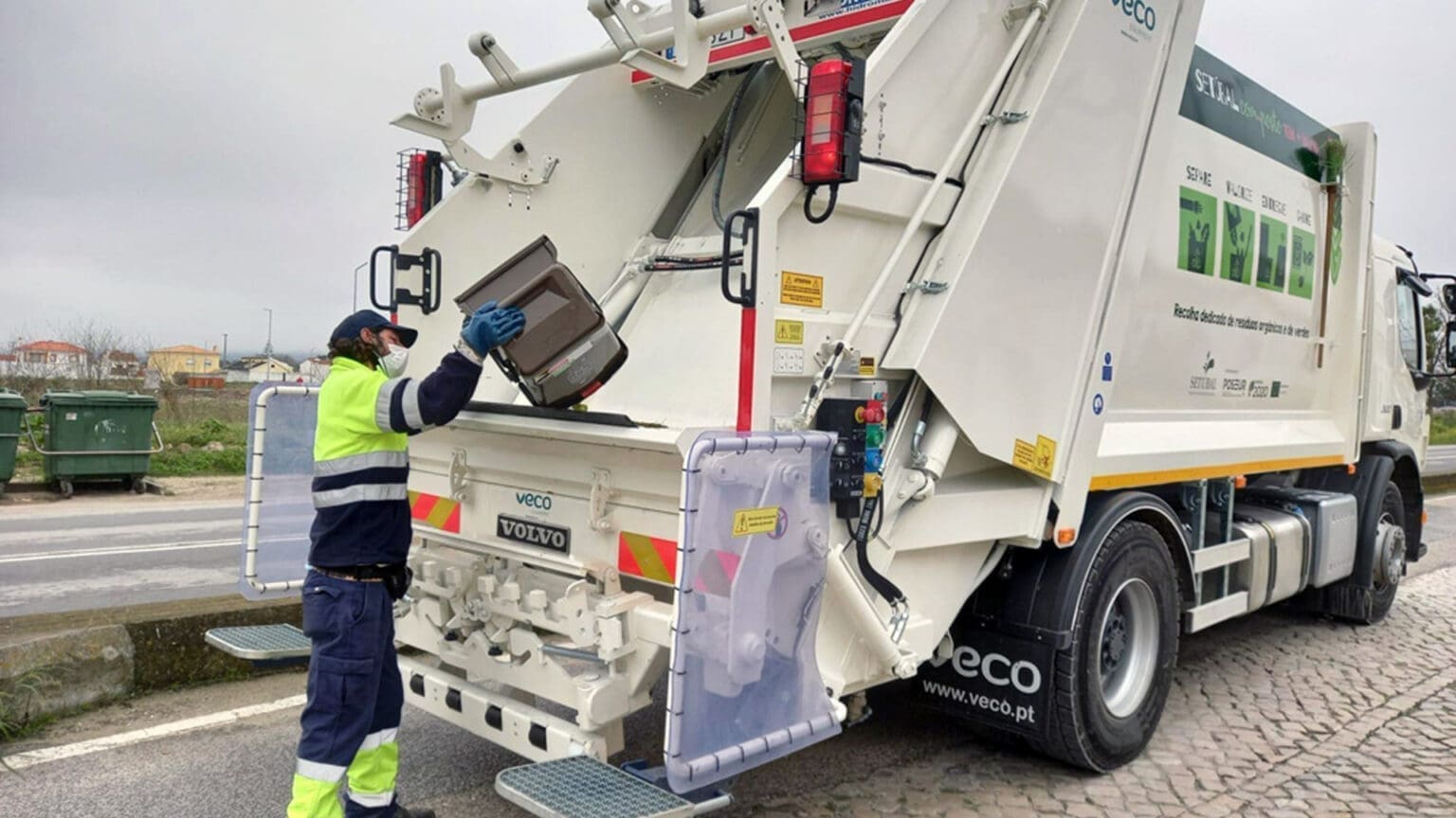 Projeto-piloto Bairros a Reciclar: Promovendo a Recolha Seletiva de Resíduos em Setúbal 1 Projeto-piloto Bairros a Reciclar: Promovendo a Recolha Seletiva de Resíduos em Setúbal