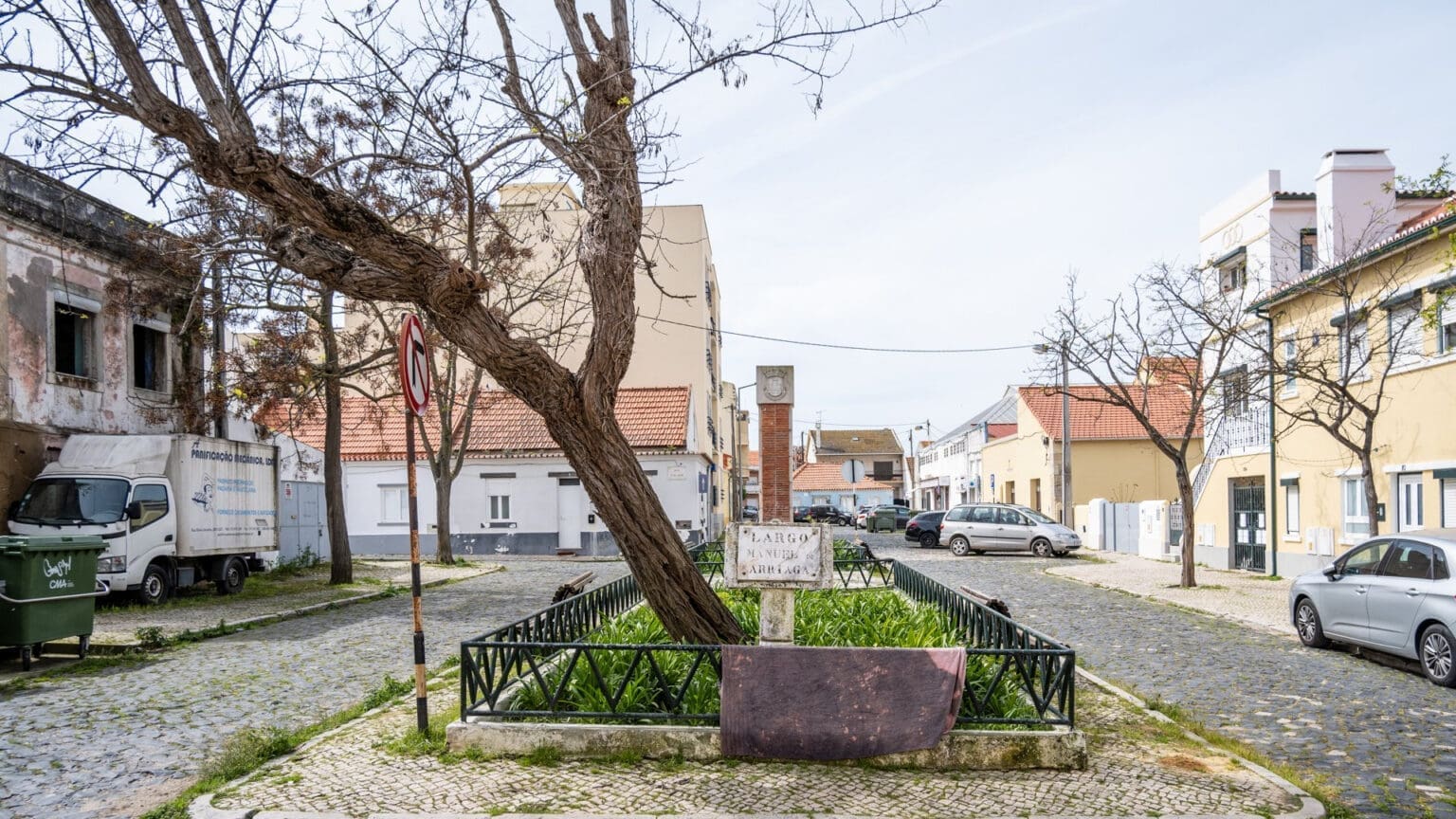 Programa "O Meu Bairro" em Almada: Requalificando o Espaço Público 1 Programa “O Meu Bairro” em Almada: Requalificando o Espaço Público