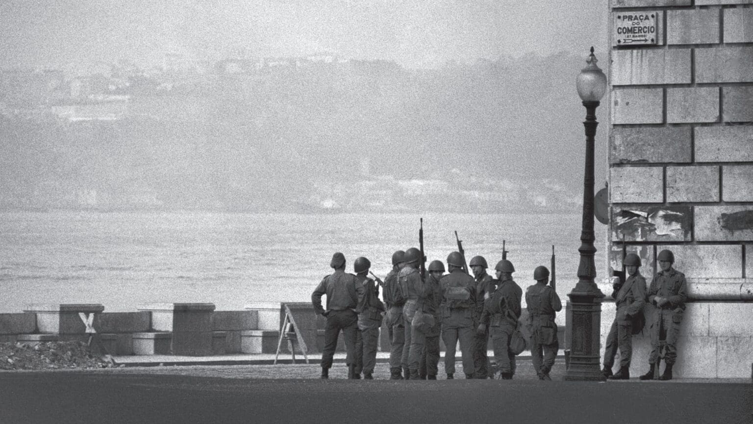 Conversas com o Público: Os Dias da Revolução no TMJB