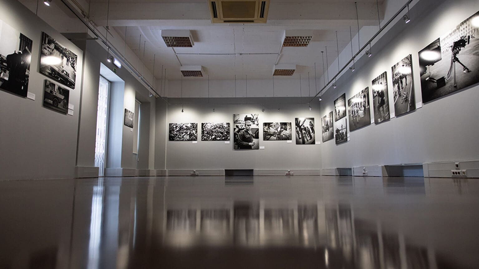 Exposição "25 de Abril de 1974: 50 anos depois... revisitar a História através da memória documental” em Setúbal 1 Exposição “25 de Abril de 1974: 50 anos depois… revisitar a História através da memória documental” em Setúbal