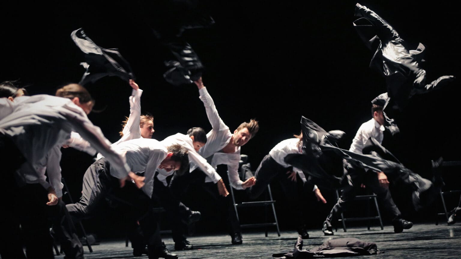 Uma Noite de Mestria da Dança Contemporânea: CNB Estreia no TMJB com Shechter, Wellenkamp e Naharin 1 Uma Noite de Mestria da Dança Contemporânea: CNB Estreia no TMJB com Shechter, Wellenkamp e Naharin