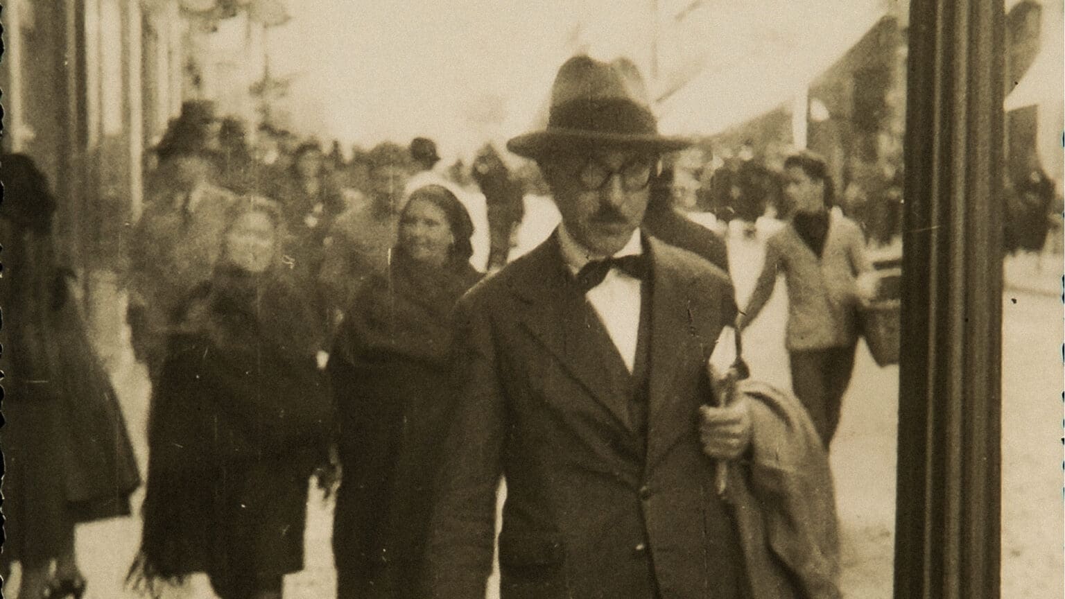 Honrando o Legado Literário: Fernando Pessoa é o ‘Autor do Mês’ na Biblioteca de Setúbal