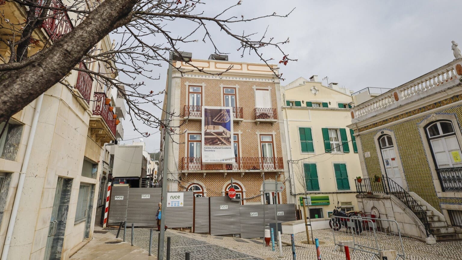 Sesimbra sinónimo de pesquisa e desenvolvimento 1 Sesimbra sinónimo de pesquisa e desenvolvimento