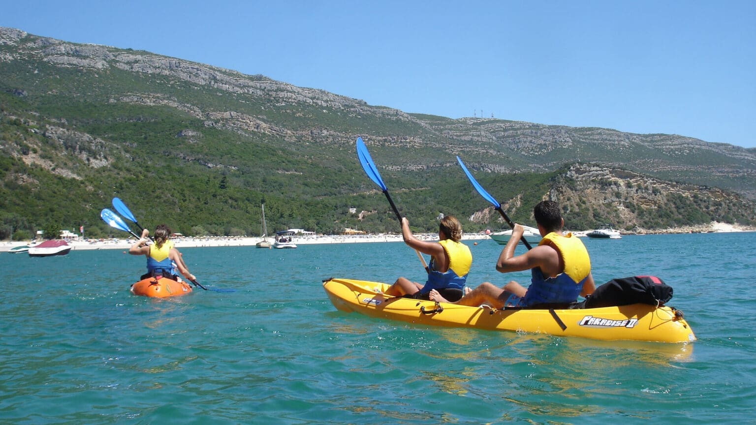 Divirta-se com um dia de canoagem e caminhada na Arrábida 1 Divirta-se com um dia de canoagem e caminhada na Arrábida