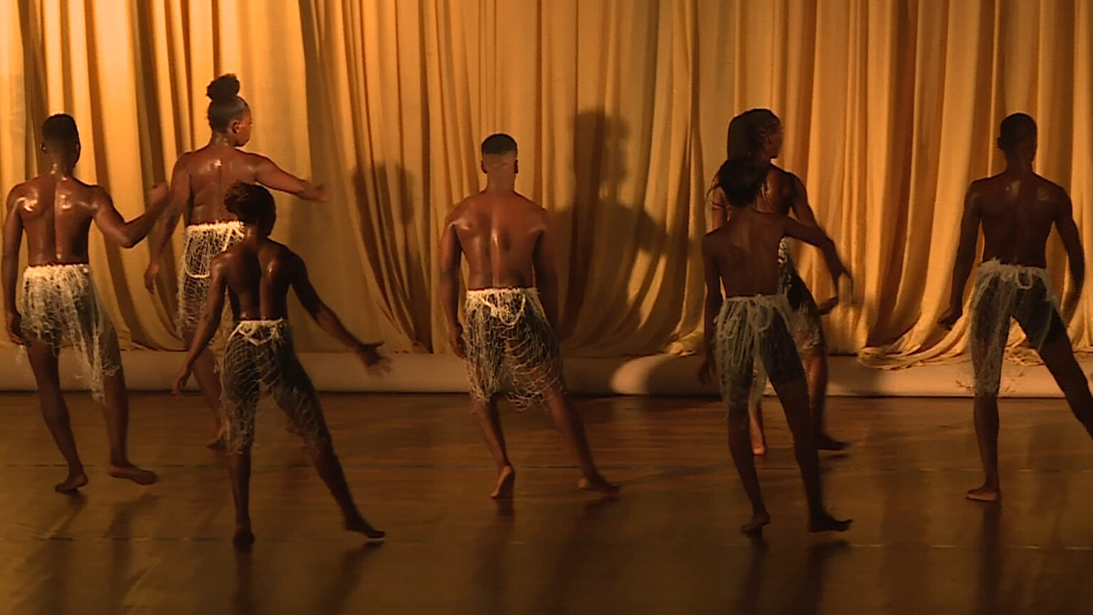 Mergulhe na Dança Contemporânea Angolana no Seixal 1 Mergulhe na Dança Contemporânea Angolana no Seixal