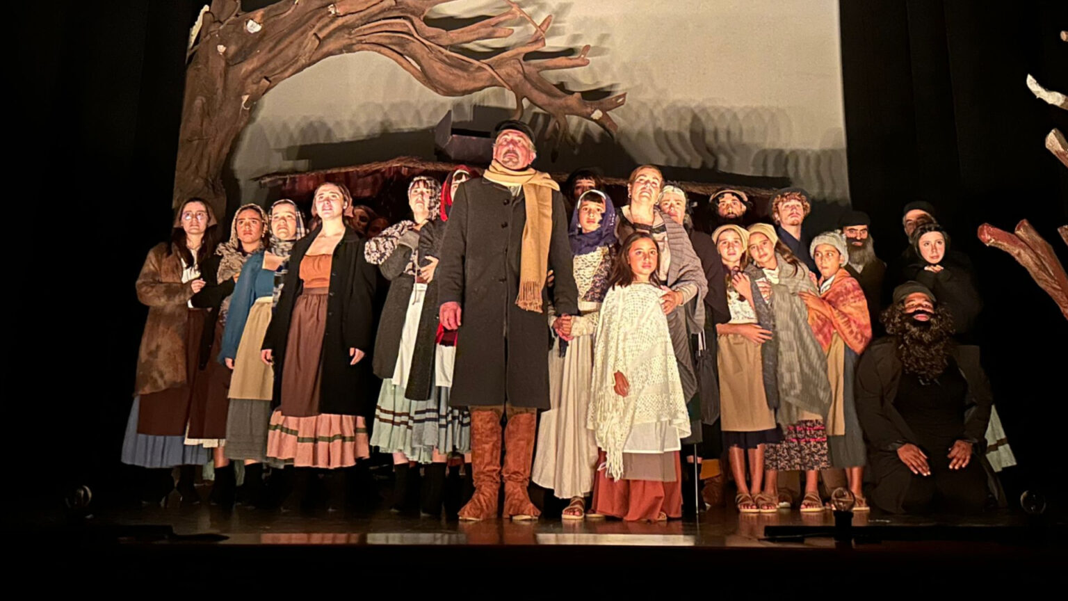 Curso de Teatro Musical na Academia Almadense celebra oitavo aniversário com “Mazel Tov”