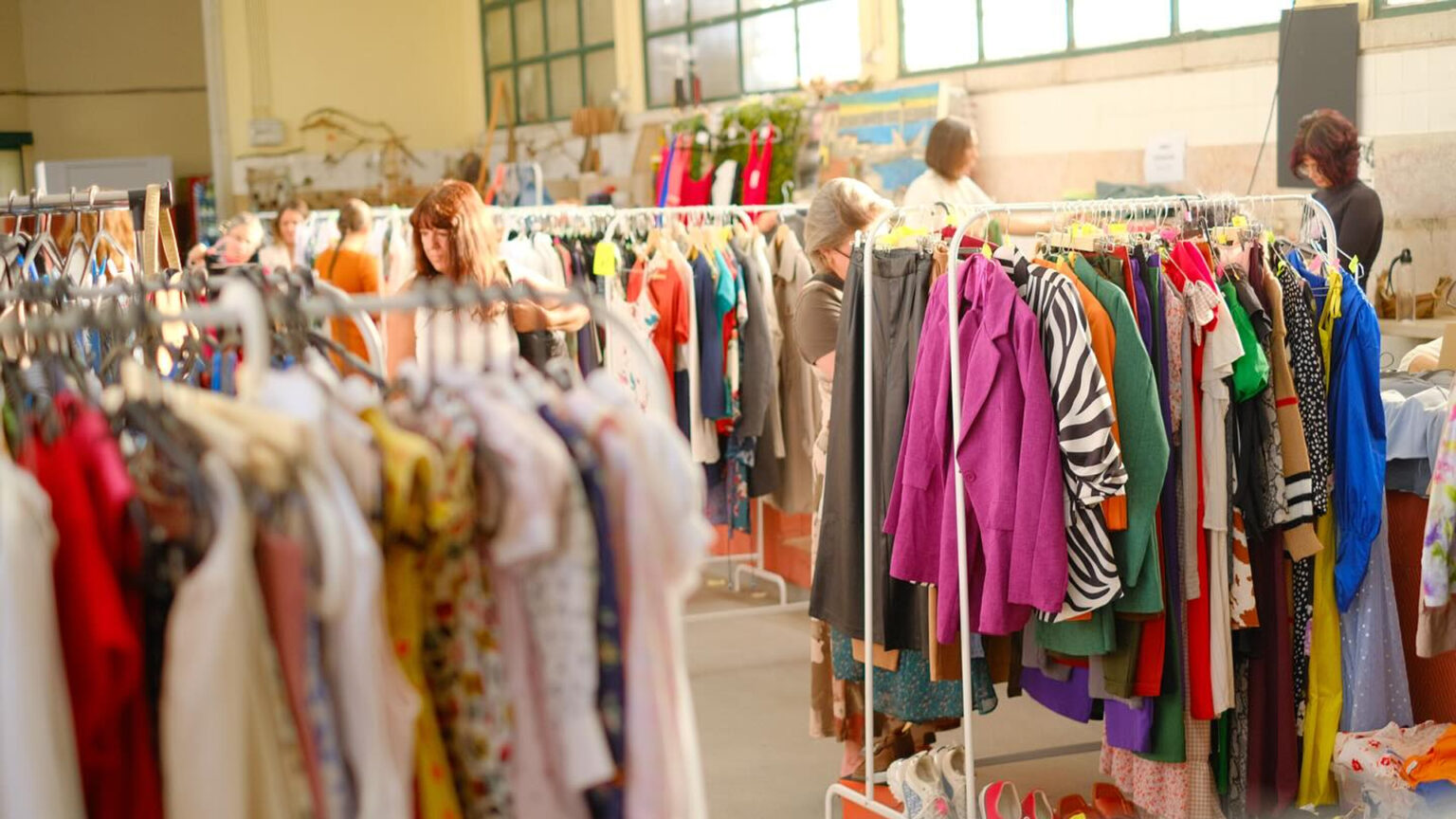 Arrábida Flea Market regressa a Setúbal com moda sustentável e banca solidária
