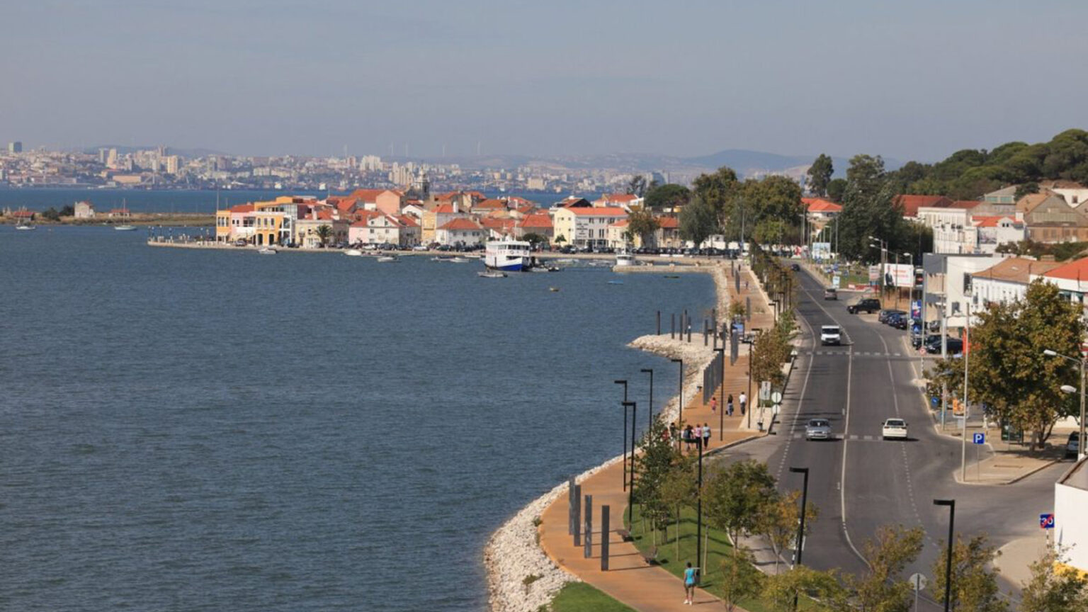 Município do Seixal reforça campanha de apoio ao comércio local