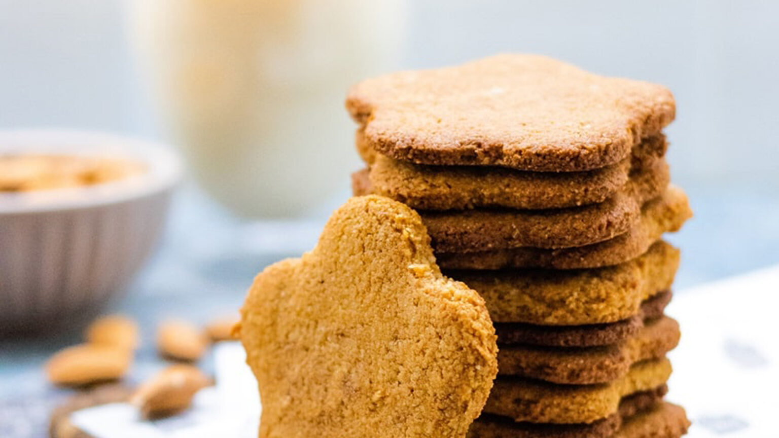 As bolachas de amêndoa sem glúten perfeitas para uma maratona de séries no fim de semana